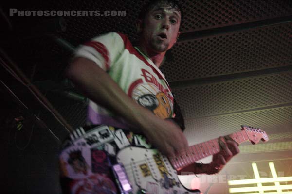 UVR - 2005-09-29 - PARIS - Batofar - 